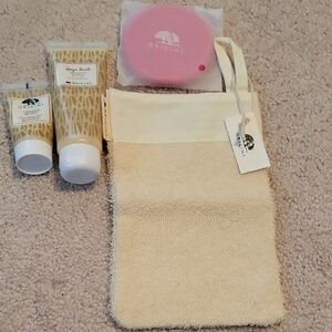 NWT Origins Skincare Set with Pink Compact Mirror, Bath Mit, And Ginger Burst